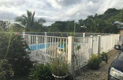 Deshaies Apartamento | Homerez - Casa en Deshaies con vistas impresionantes