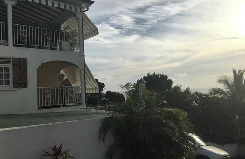 Deshaies Apartamento | Homerez - Casa en Deshaies con vistas impresionantes