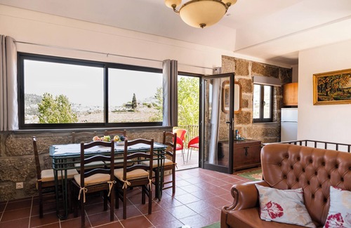 Castelo de Paiva Casa | Homerez - Casa en Fornos con piscina