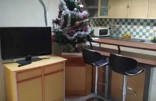 Ille-sur-Tet Apartamento | Homerez - Casa en Ille-sur-Têt, jardín, AC and chimenea