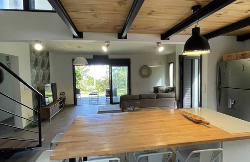 La Montagne Casa | Homerez - Casa espaciosa con jardín en La Montagne