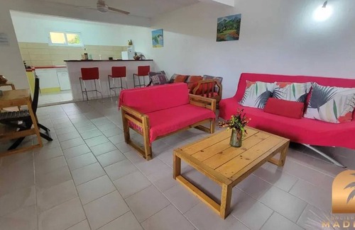 Sainte-Marie Casa | Homerez - Casa, vista al mar, Sainte-Marie