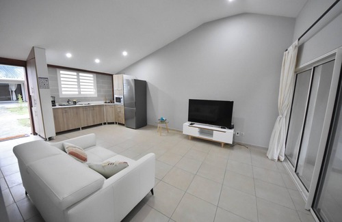 Sainte-Anne Casa | Homerez - Casa con Spa y Sauna en Sainte-Anne
