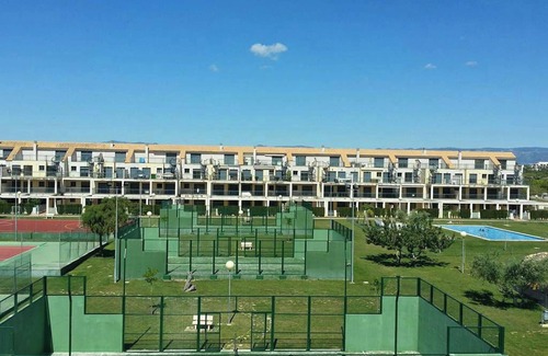 San Jorge Apartamento | Homerez - Apartamento moderno en Castellón, 55m² + piscina