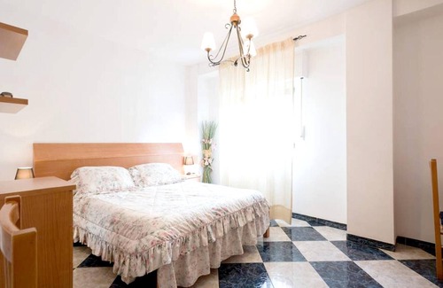 Carretera de la Sierra Apartamento | Homerez - Bonito apartamento para 8 pers. con balcón en Granada