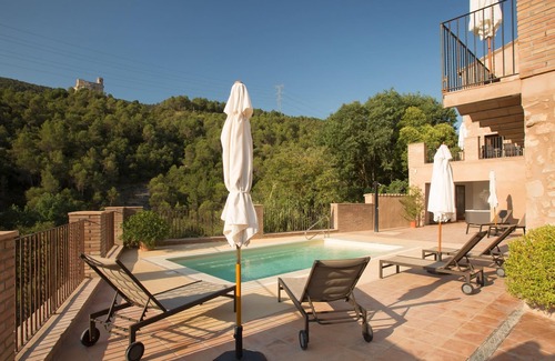 Orpi Apartamento | Homerez - Bonito apartamento para 5 pers. con piscina compartida en Orpí