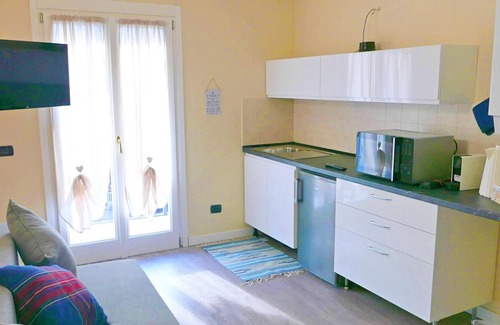 Baggio Apartamento | Homerez - Bonito apartamento para 4 pers. con balcón en Milano