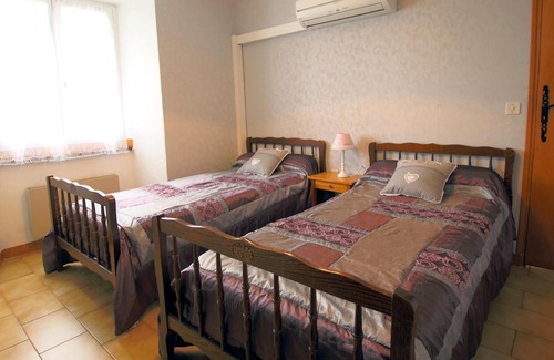 Gravieres Casa | Homerez - Nice house for 6 ppl. with shared pool and terrace at Gravières