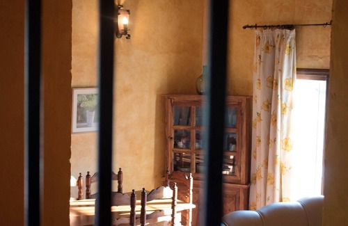 Estepa Casa | Homerez - Bonita casa para 6 pers. con piscina compartida y terraza en Estepa