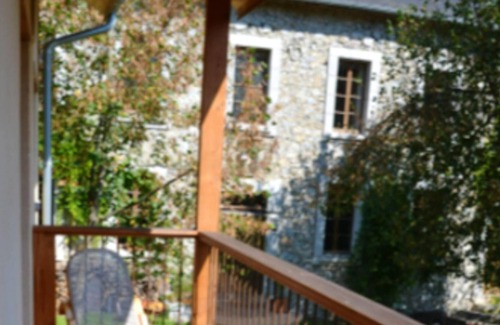 Gembrie Casa | Homerez - Casa para 6 pers. con piscina compartida, jardín y terraza en Gembrie