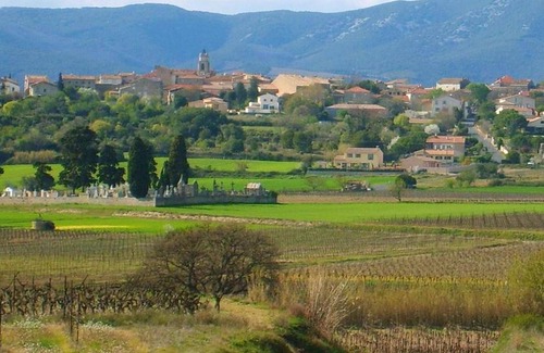 Autignac Casa | Homerez - Bonita casa para 6 pers. con jardín y terraza en Autignac