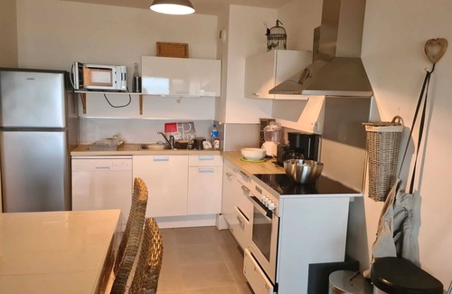 Port District Apartamento | Homerez - Sea View Apartment, Châtelaillon, 70 sqm
