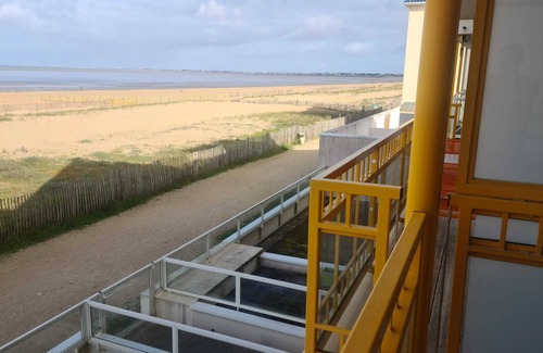 Port District Apartamento | Homerez - Sea View Apartment, Châtelaillon, 70 sqm