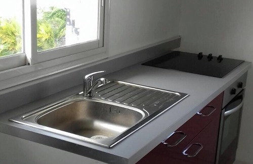 Petit-Canal Apartamento | Homerez - Apartamento espacioso en Petit-Canal con balcón