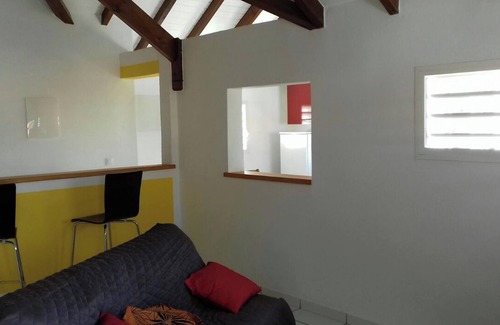 Petit-Canal Apartamento | Homerez - Apartamento espacioso en Petit-Canal con balcón