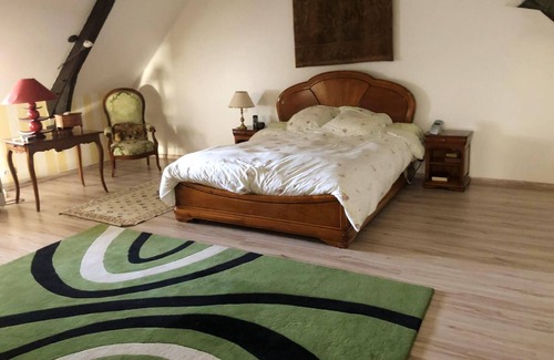 Saint-Aulaire Casa | Homerez - Spacious house for 6 ppl. with garden and terrace at Saint-Aulaire