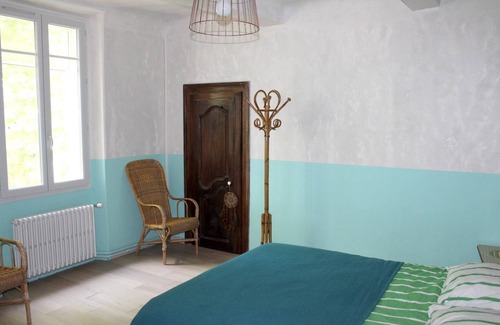 Villeneuve Casa | Homerez - Spacious house in Villeneuve with mountain view