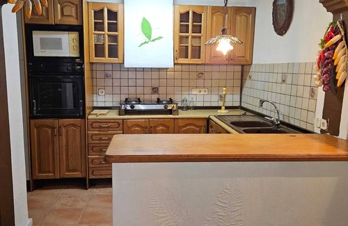 Canejan Casa | Homerez - Casa espaciosa en Canejan con vistas a la montaña