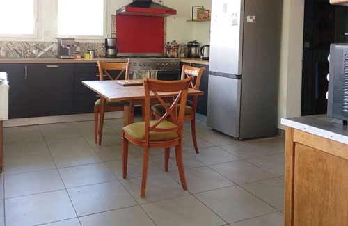 Renaze Casa | Homerez - Casa espaciosa en Renazé con terraza