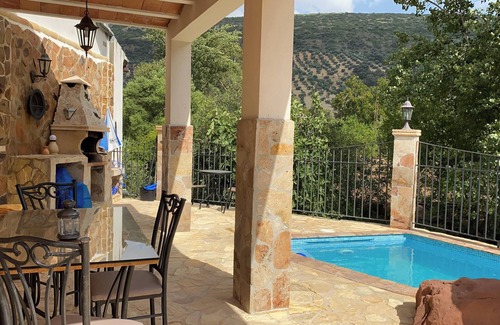 Rute Villa | Homerez - Casa espaciosa en Zambra con piscina privada