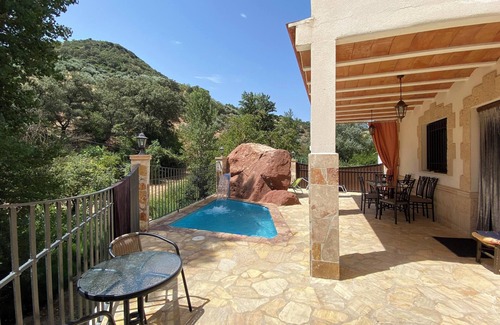 Rute Villa | Homerez - Casa espaciosa en Zambra con piscina privada