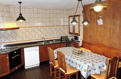 Premio Casa | Homerez - Casa espaciosa con vista a la montaña en Premio
