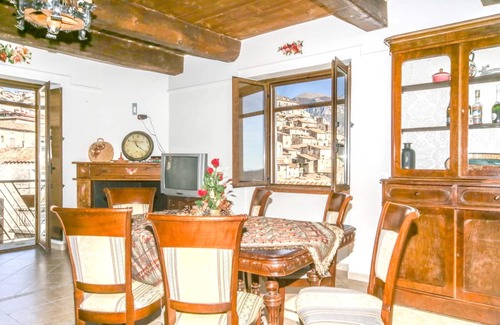 Morano Calabro Apartamento | Homerez - Espacioso apartamento para 8 pers. con balcón en Morano Calabro
