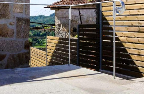 Riba de Mouro Casa | Homerez - Espaciosa casa para 5 pers. con terraza en Riba de Mouro