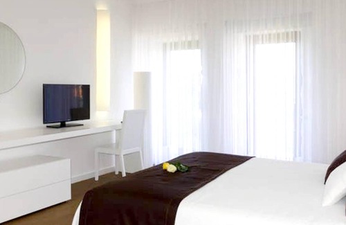 Riba de Mouro Casa | Homerez - Spacious house for 5 ppl. with terrace at Riba de Mouro