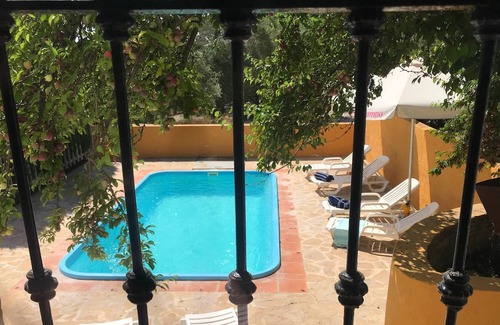 Osuna Villa | Homerez - Espaciosa villa para 6 pers. con piscina y terraza en El Saucejo