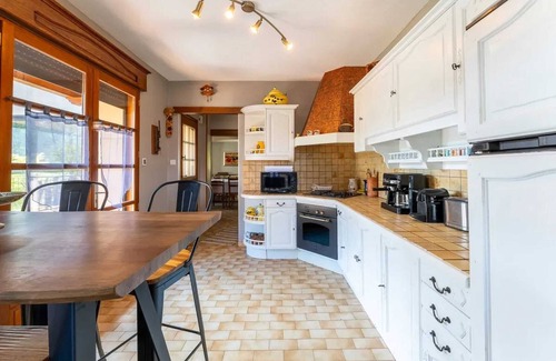 Vezenobres Villa | Homerez - Espaciosa villa en Vézénobres con piscina privada