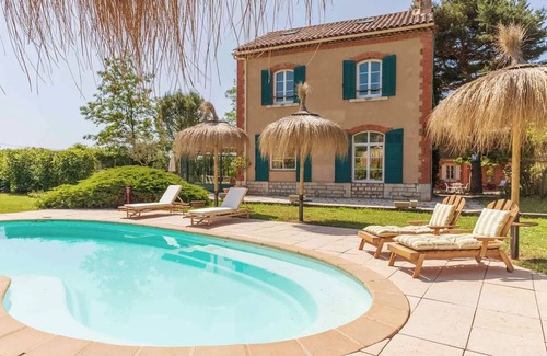 Ponteves Villa | Homerez - Amplia Villa en Pontevès con Piscina Privada.