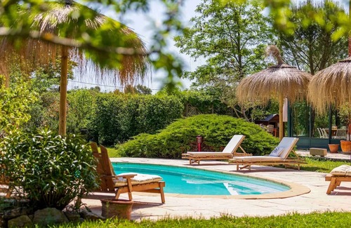 Ponteves Villa | Homerez - Amplia Villa en Pontevès con Piscina Privada.