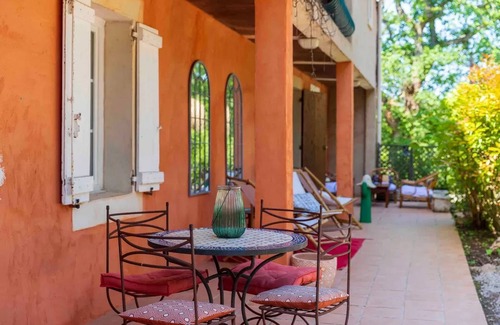 Ponteves Villa | Homerez - Amplia Villa en Pontevès con Piscina Privada.