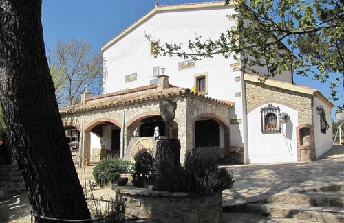 Querol Villa | Homerez - Villa espaciosa en Querol con piscina privada y jacuzzi