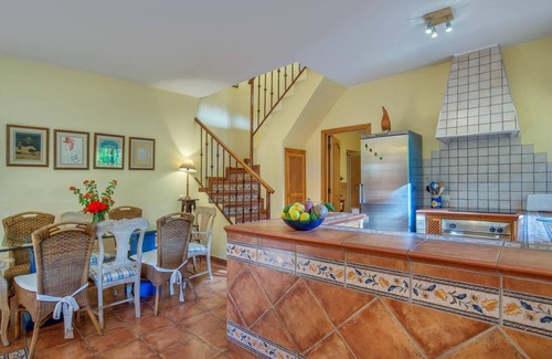 Ojen Villa | Homerez - Spacious Villa in Ojén with Private Pool