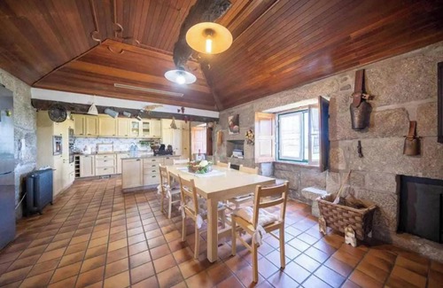 Irivo Villa | Homerez - Villa espaciosa con piscina privada en Penafiel