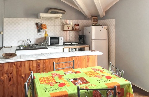 Petite-ÃŽle Apartamento | Homerez - Estudio en Saint Joseph