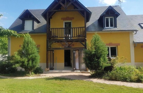 Saint-Clair-d'Arcey Villa | Homerez - Villa en Saint Clair-d'Arcey