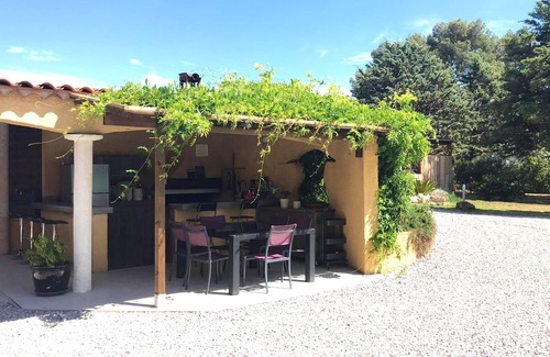 Beziers Villa | Homerez - Villa a 16 km de la playa para 16 pers. con piscina, jacuzzi y spa