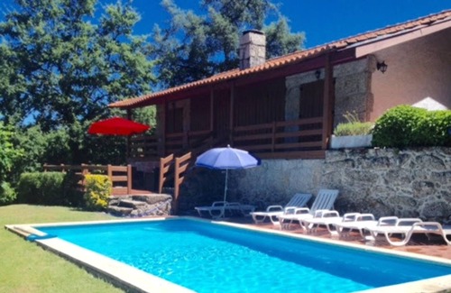Vieira do Minho Villa | Homerez - Villa para 6 pers. con piscina, jardín y terraza en Vieira do Minho