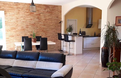 Paulhac Villa | Homerez - Espaciosa villa para 8 pers. con piscina, jardín y terraza en Paulhac