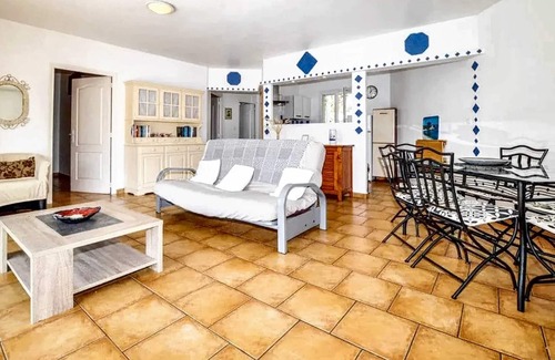 Aleria Villa | Homerez - Villa en Aléria con Piscina
