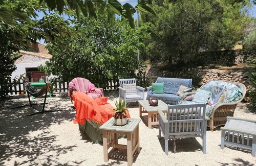 Abanilla Chalet De Esquí | Homerez - Chalet acogedor en Abanilla: ¡piscina privada!