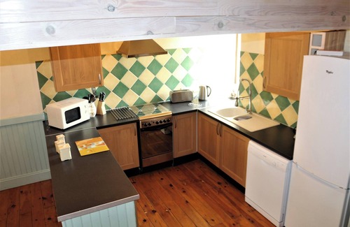 Nehou Casa | Homerez - Acogedora Casa en Néhou con Piscina Compartida