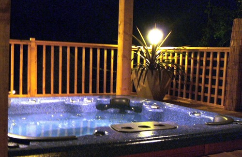 Nehou Casa | Homerez - Acogedora Casa en Néhou con Piscina Compartida