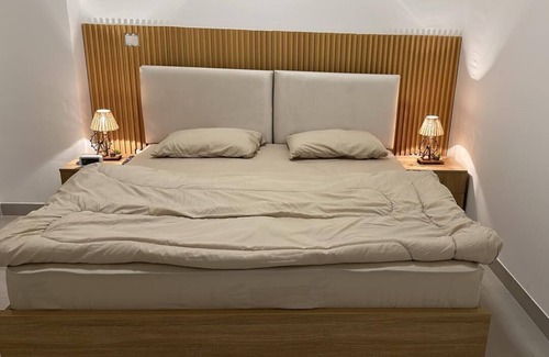 Dubai Hotel | Homes 2 Retreat - The Pulse Residency