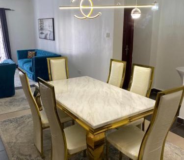 Thompson Estate Apartamento | Homes by keysha