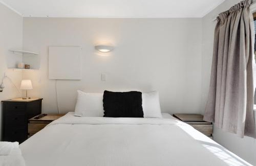 Auckland Casa | Homespun Unit with deck, air-con and parking