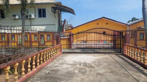 Kampung Kepong Casa | HOMESTAY AL- Amin